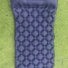 COLCHONETA ULTRALIVIAVA AUTOINFLABLECON ALMOHADA 530 GRS (AIS-M-4)