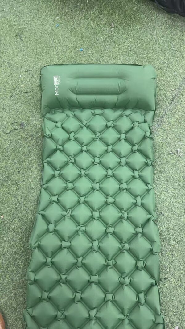 AISLANTE-INFLABLE.jpg COLCHONETA ULTRALIVIAVA CON ALMOHADA 530 GRS (AIS-M-3)