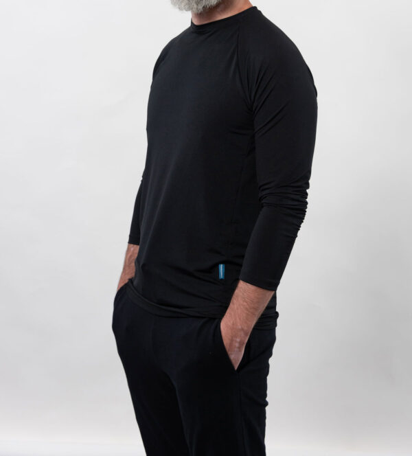 Contienda-termica-noruega-negro-4-e1773084030617.jpg Remera Termica Noruega Talles Unisex Contienda