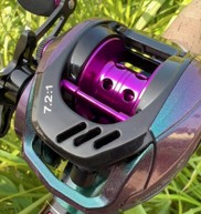 REE-17-19-1.jpg Reel Shark-x Baitcasting diseño compacto freno magentico. / Derecho - Izquierdo